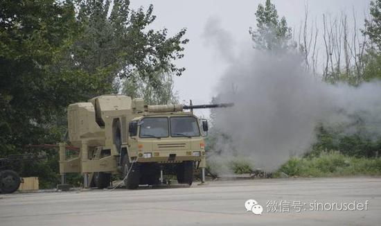 76毫米防空炮发射瞬间,非常震撼