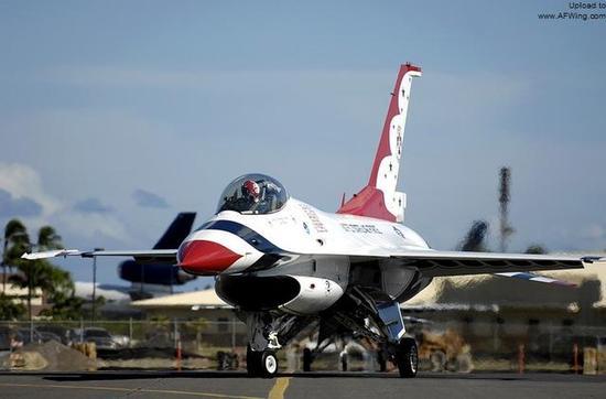 但真正采用战斗机黑手党理念的还是通用动力 F-16,号称现代最成功的战斗机