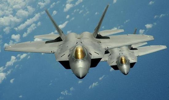 F-22战斗机是美国空军新世纪主力战斗机,但是数量偏少