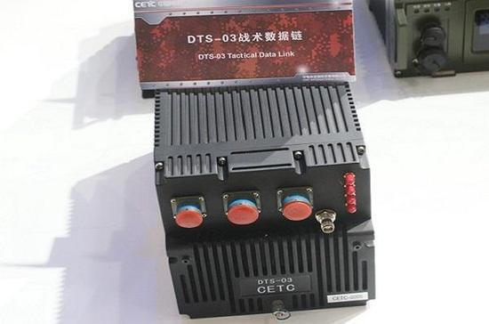 珠海航展公开的中国DTS-03先进机载数据链,中国是当今少数能够提供完整空战系统的国家。
