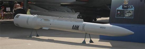 KS-172-S1外贸型超远程空空导弹,射程300公里