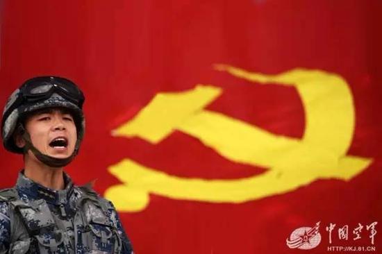 黄继光铜像入列师史馆