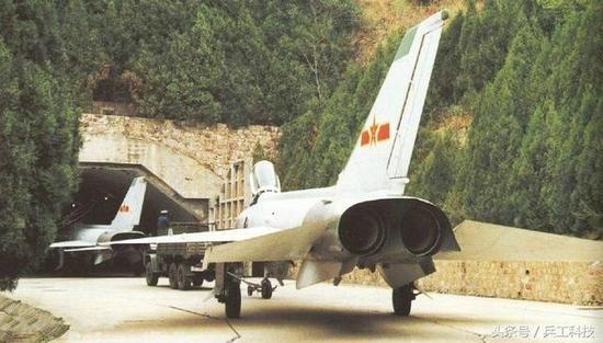 图注:中国空军的地下机库