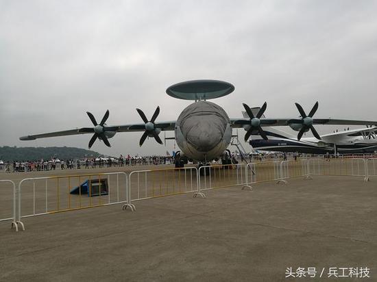图注:2016珠海航展上静态展示的空警-500预警机