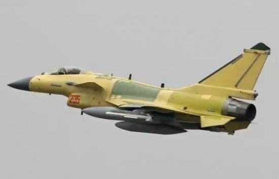PL-10是歼-15需要升级的另外一种导弹