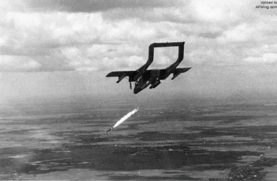 FAC任务类似炮兵观察车,美军最早的FAC任务执行飞机为OV-10,OV-10停产后使用A-10