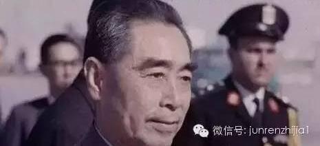 二、“这个手帕再也洗不干净了”——应对美国记者刁难