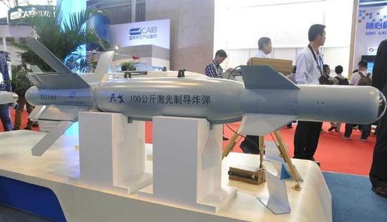 图说:2012年11月珠海航展展出的我国外贸型第二代100公斤激光制导炸弹。