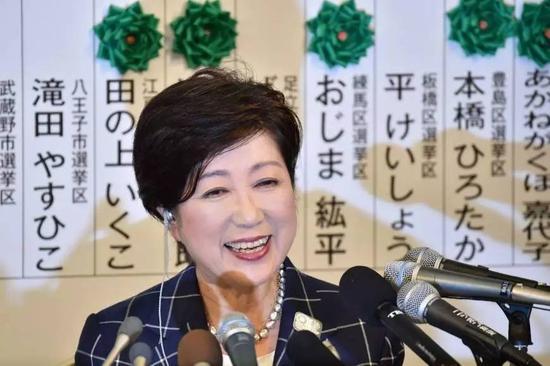 7月2日,东京都知事小池百合子领导的“都民第一会”在东京都议会选举中,以压倒性优势跃升为东京都议会第一大政党。(《日本时报》)