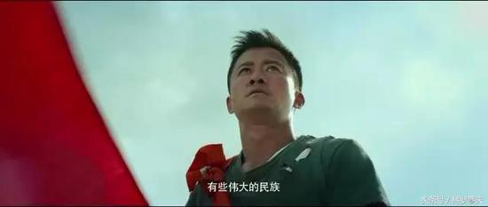 影片中吴京和弗兰克·格里罗的格斗组合,特别是其中一次长达5分钟的赤膊格斗,是意料之外也是诚意使然。