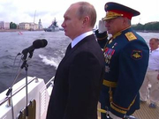 中俄同日举行阅兵 普京神情肃穆检阅军队(图)