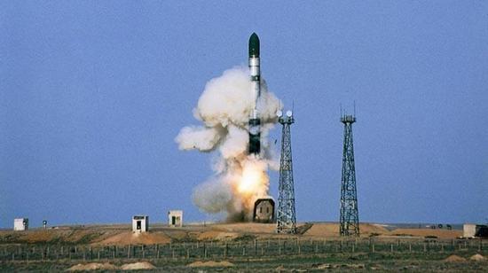(R-36M是世界上目前质量最大、载荷最大的洲际导弹,难怪美俄都不希望它的技术被出口)