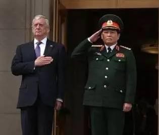 越南在南海问题上挑战中国受挫折后,投向美国的怀抱