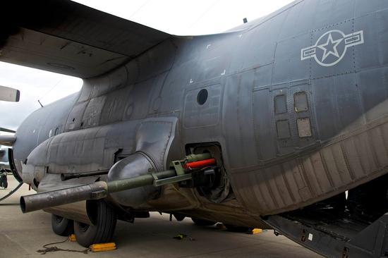 AC-130“空中炮艇”