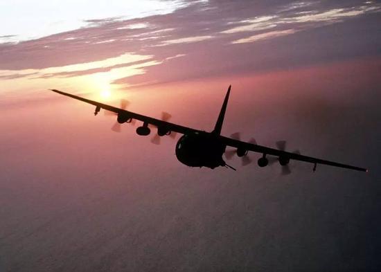AC-130通常低空盘旋对目标进行扫射