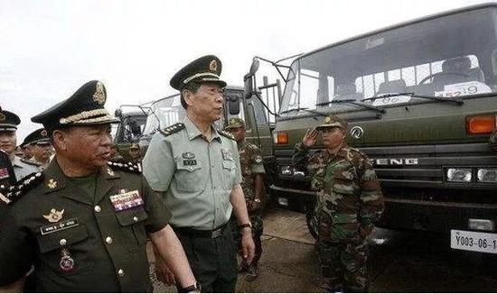 中国援助柬埔寨的武器