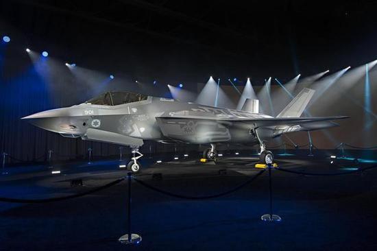 图片:以色列宣称一架F-35战斗机撞鸟导致受损不能使用,但却未公布撞鸟战机照片。