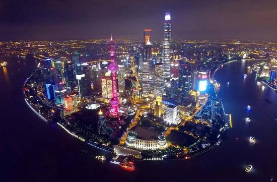 上海陆家嘴夜景 图片来源:新华社