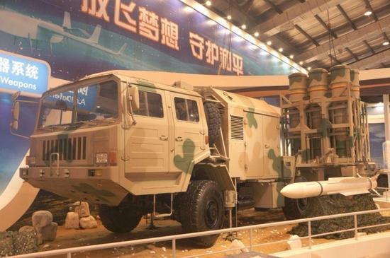 (图8:在展会上的猎鹰-80防空导弹)