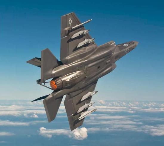 F35飞的这么疯这么野,最大理由就是生产线火力全开,备件太多随便用