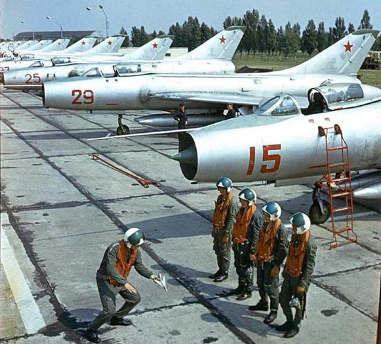 60年代的俄国空军部队。当时其和美国之间火药味很浓