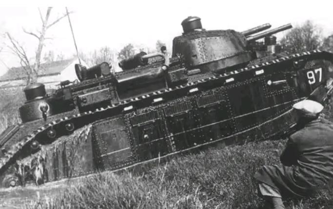三头六臂的“钢铁怪兽”——多炮塔式坦克全扫描