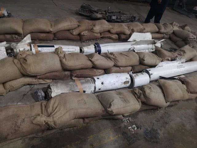 这就是巴空军展出的印度米格21武器:R73导弹和R77导弹!