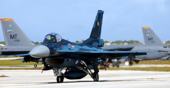(早期装备J/APG-1雷达的F-2战斗机饱受“近视眼”的困扰)