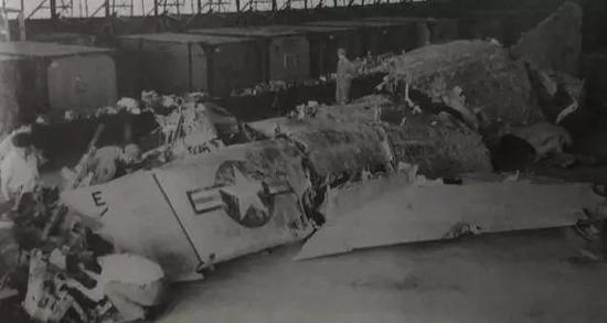 1965年4月海南岛那次歼-5 VS F-4,F-4的“麻雀”导弹“自相残杀”的战斗后,我方获得的F-4B残骸。这份遗骸长期陈列在601所的一个库房内,里面皆为特殊渠道获得外军飞机实物
