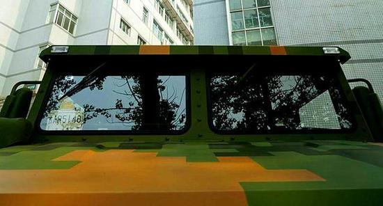 MV3采用了装甲驾驶舱设计,车窗为防弹玻璃