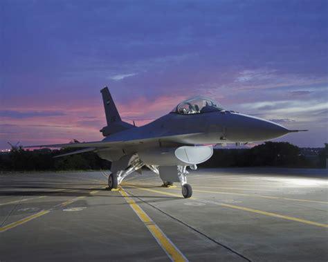 F-16V并没有升级其动力系统,这让他有点尴尬