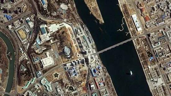 将这些数据数字化,转化成地理空间信息,供美国高层和美军使用