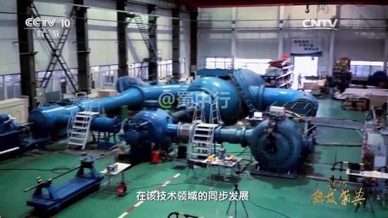 中国自行研制的电磁拦阻装置
