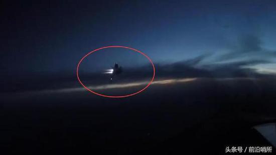 歼-20夜训视频截图