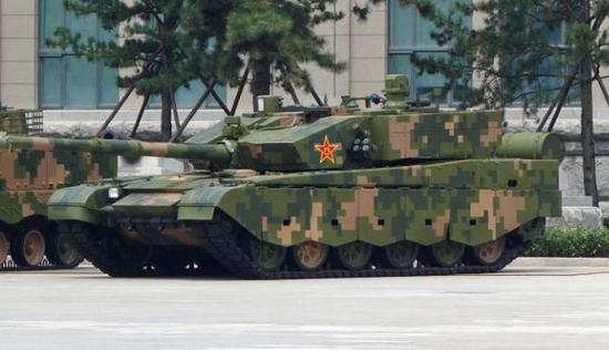 图为在前段时间同样现身军博的99A主战坦克。