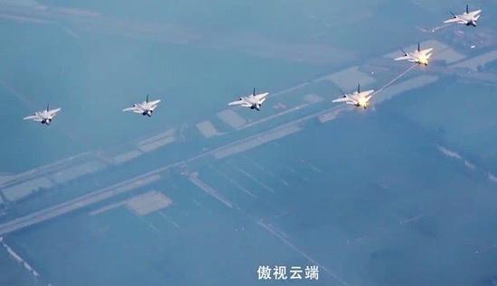 歼20新春佳节亮相 正进行编队间协同作战训练(图)