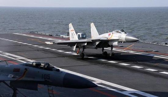 中国海军航母舰载机可能会增加一个歼-15D大队