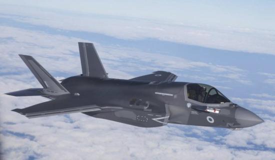 图片:英国皇家海军F-35B垂直起降战斗机。