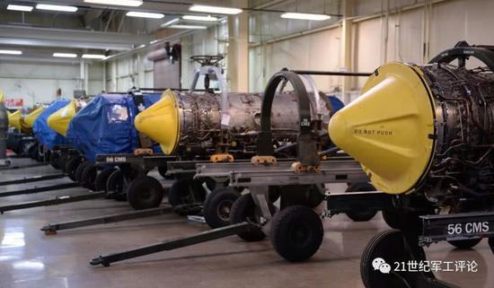 F-16的发动机备件库,这里也有普惠和GE的工作站。