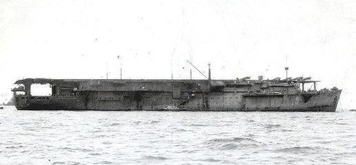 “大鹰”号航母