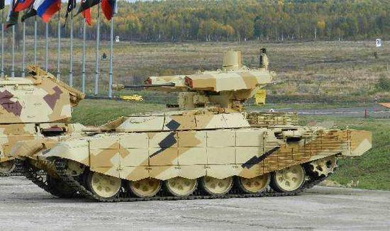 (BMPT-72“终结者2”坦克支援战车)
