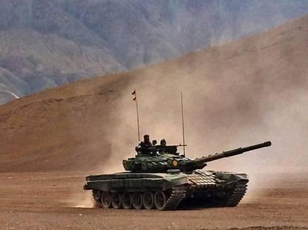 中印边境地区主要装甲威胁,是西段T-72M1和BMP-2,并不存在T-90打15