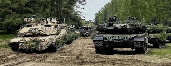 不只提供主战坦克 美国还将首次援助乌克兰战斗机