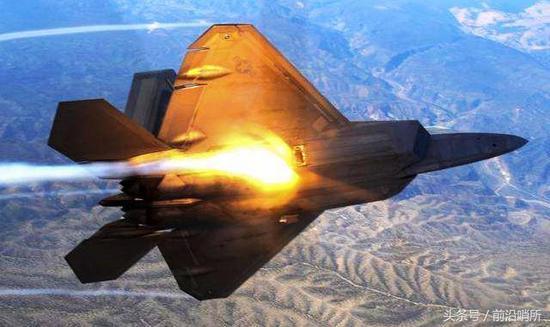 F-22隐身战斗机