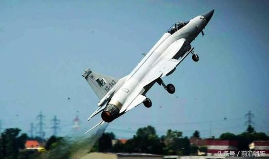 JF-17雷电战机