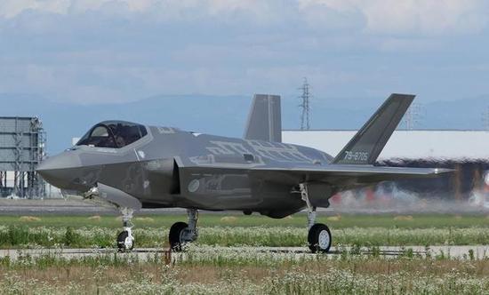 日本F-35战斗机频繁试飞