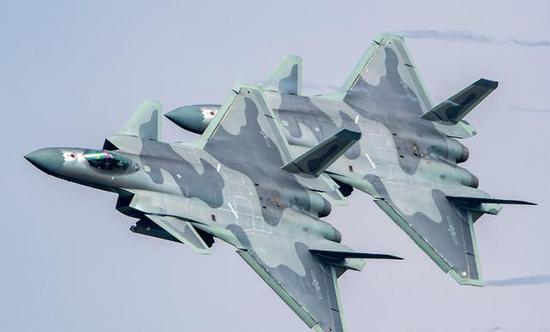 歼20挂载PL-15