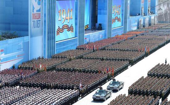 图注:2015年庆祝伟大卫国战争胜利70周年大阅兵式上的人员方阵