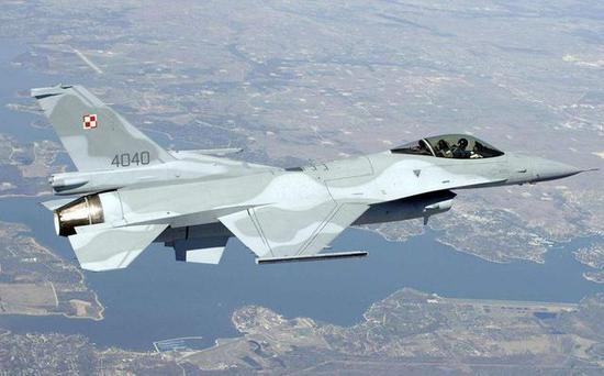 F16