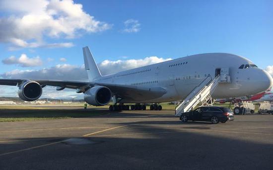 图为在法国封存的空客A380,该机状况尚新,但前途未卜。